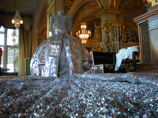 Το γλυπτό Νυφικό προς τιμήν της Γκρέις Κέλι στο Μονακό