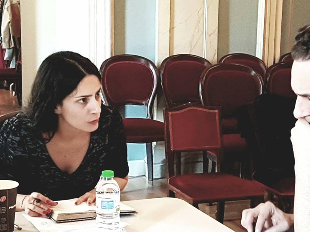 Η Ιόλη Ανδρεάδη στις πρόβες του έργου «Φονικό στην εκκλησιά»