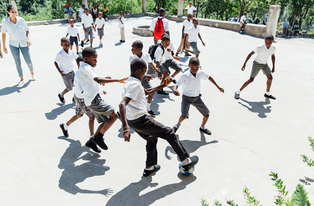 H TOMS και το Atticα σχεδιάζουν διαδραστικό παιχνίδι για καλό σκοπό H TOMS και το Atticα σχεδιάζουν διαδραστικό παιχνίδι για καλό σκοπό