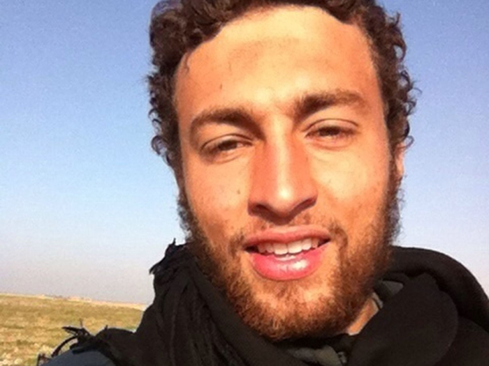 Ο Quentin σε φωτογραφία που έστειλε στη μητέρα του από τη Ράκα της Συρίας