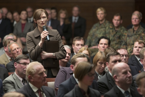 O Brad Pitt βάζει το τηλεοπτικό στοίχημα της χρονιάς με το War Machine