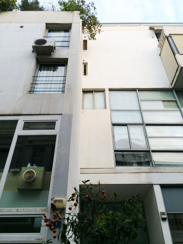 Το Βιβλιοπωλείο της Εστίας Το Βιβλιοπωλείο της Εστίας