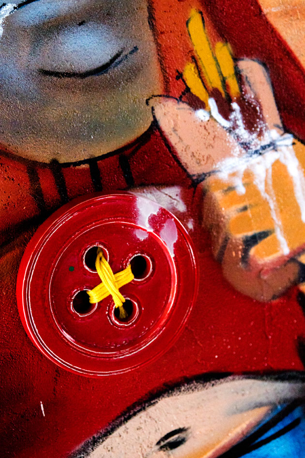 Μια Belleville από σπρέι © Alex Grymanis Trippin on Belleville. Η full color τοιχογραφία που υπογράφουν οι Billy Gee, Alex Martinez και Lune82 κάνει αυτή την εβδομάδα εντυπωσιακά εγκαίνια