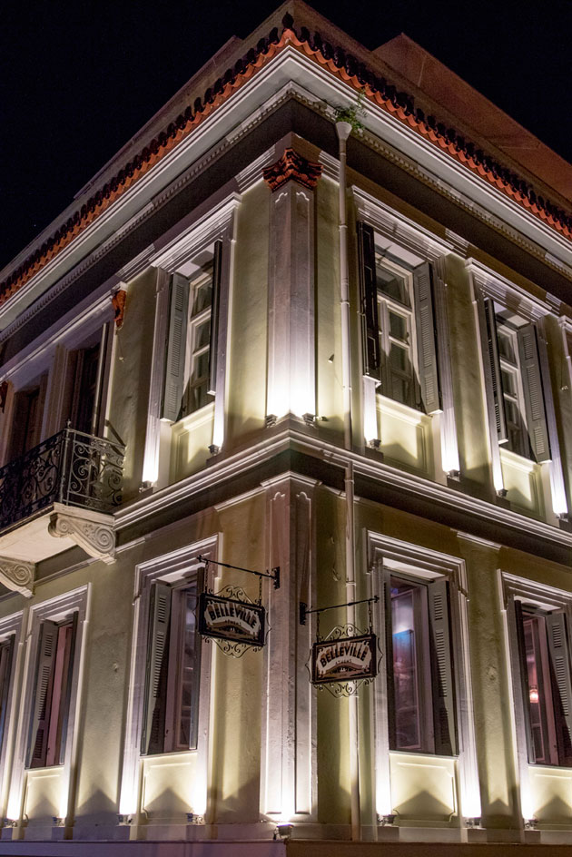 To κτίριο του concept cafe-bar Belleville στον Κεραμεικό © Alex Grymanis Trippin on Belleville. Η full color τοιχογραφία που υπογράφουν οι Billy Gee, Alex Martinez και Lune82 κάνει αυτή την εβδομάδα εντυπωσιακά εγκαίνια