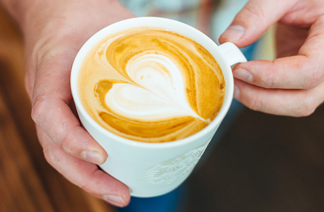 Ο Latte έχει την τιμητική του στα Starbucks αυτή την Άνοιξη
