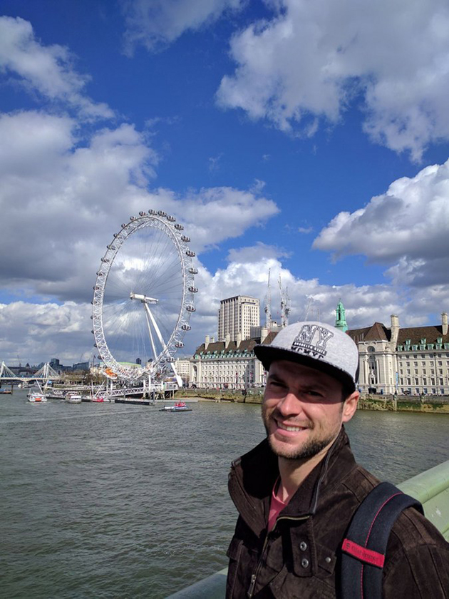 «Έσβησε» η Ρουμάνα τουρίστρια που έπεσε από τη γέφυρα του Γουέστμινστερ «Έσβησε» η Ρουμάνα τουρίστρια που έπεσε από τη γέφυρα του Γουέστμινστερ