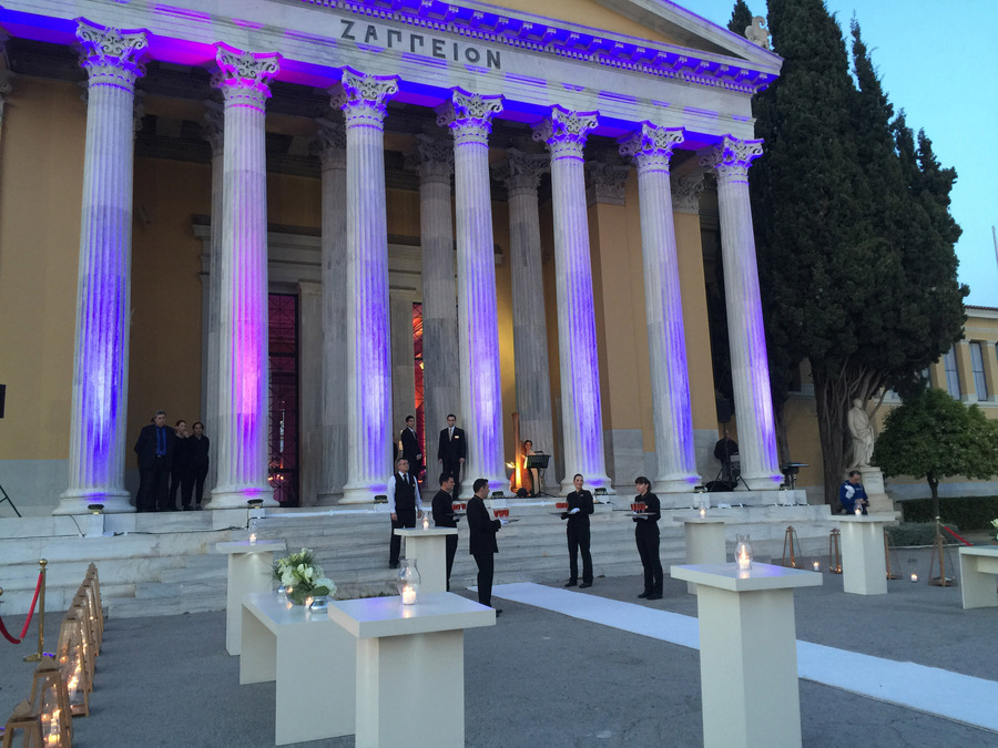  Εντυπωσιακές εικόνες από τον μεγαλειώδη ινδικό γάμο που έγινε στο Ζάππειο