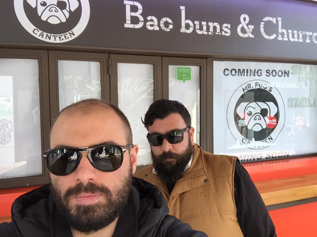 Μαζί με τον φίλο και συνέταιρο, σεφ Σήφη Μανουσέλη.