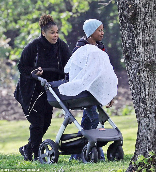 Αγνώριστη η άλλοτε σέξι τραγουδίστρια Αγνώριστη η άλλοτε σέξι τραγουδίστρια