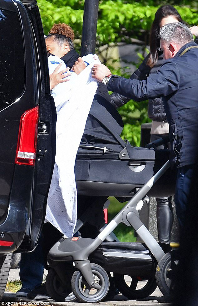 Αγνώριστη η άλλοτε σέξι τραγουδίστρια Αγνώριστη η άλλοτε σέξι τραγουδίστρια