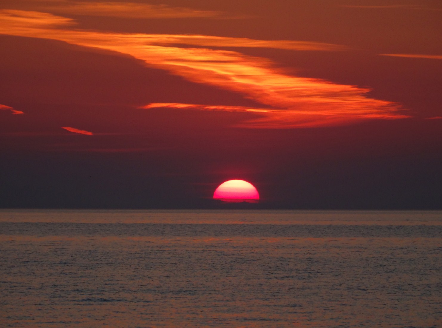 Ο ήλιος δύει υπέροχα στη Μικρή Βενετία της Μυκόνου