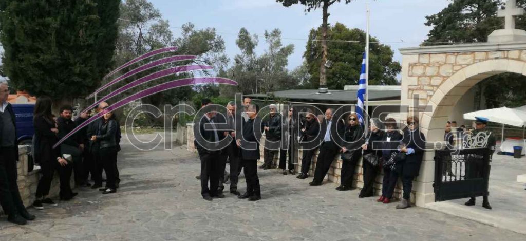 Κηδεία Τζανιδάκη Κηδεία Τζανιδάκη