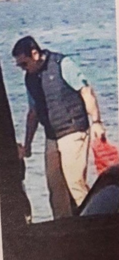 Ο Τσίπρας στη θάλασσα με την Περιστέρα και τα παιδιά 