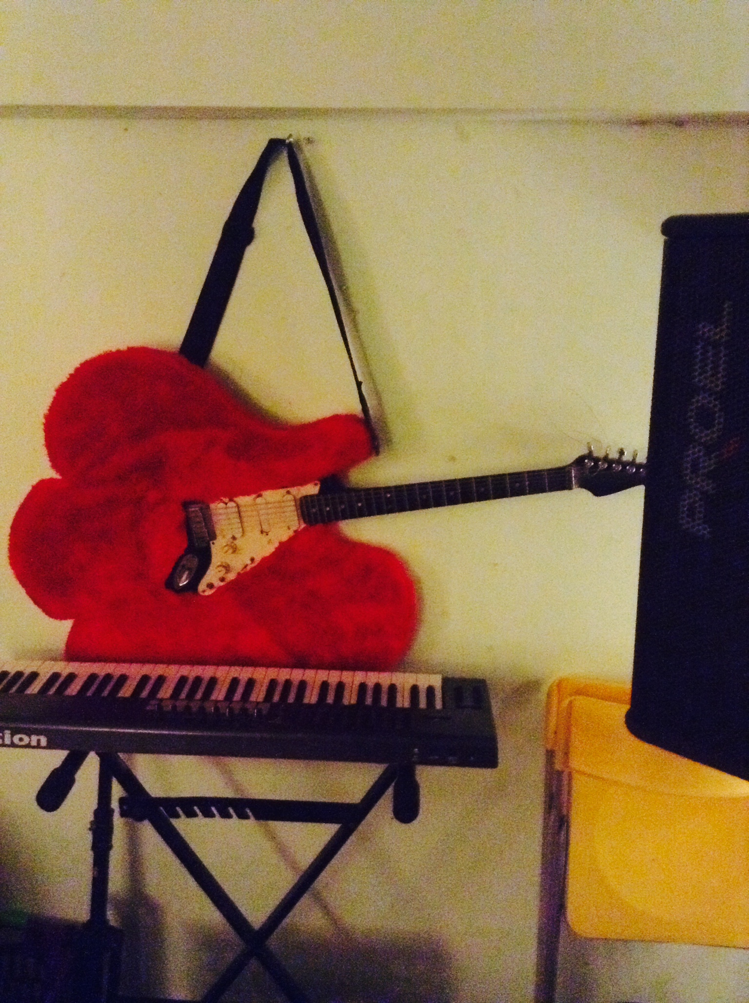 Στο στούντιο με τους Xaxakes, καθώς προβάρουν για το «Σταύρος Νιάρχος» Στο στούντιο με τους Xaxakes, καθώς προβάρουν για το «Σταύρος Νιάρχος»