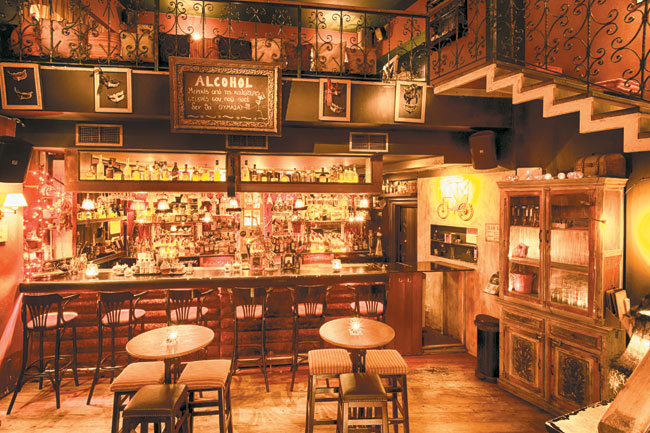 Β-κουτί Art Bar Café Β-κουτί Art Bar Café