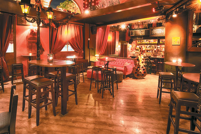 Β-κουτί Art Bar Café Β-κουτί Art Bar Café