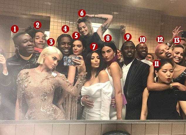 Selfie Met Gala Selfie Met Gala