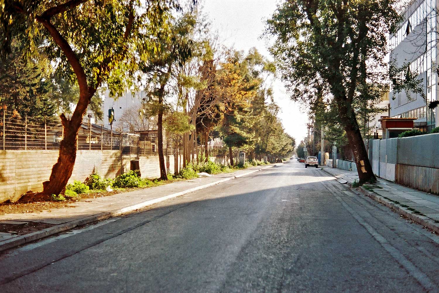 Κατηφορίζοντας την οδό Θεσσαλονίκης. Ένας μακρύς δρόμος που θυμίζει μία άλλη εποχή...