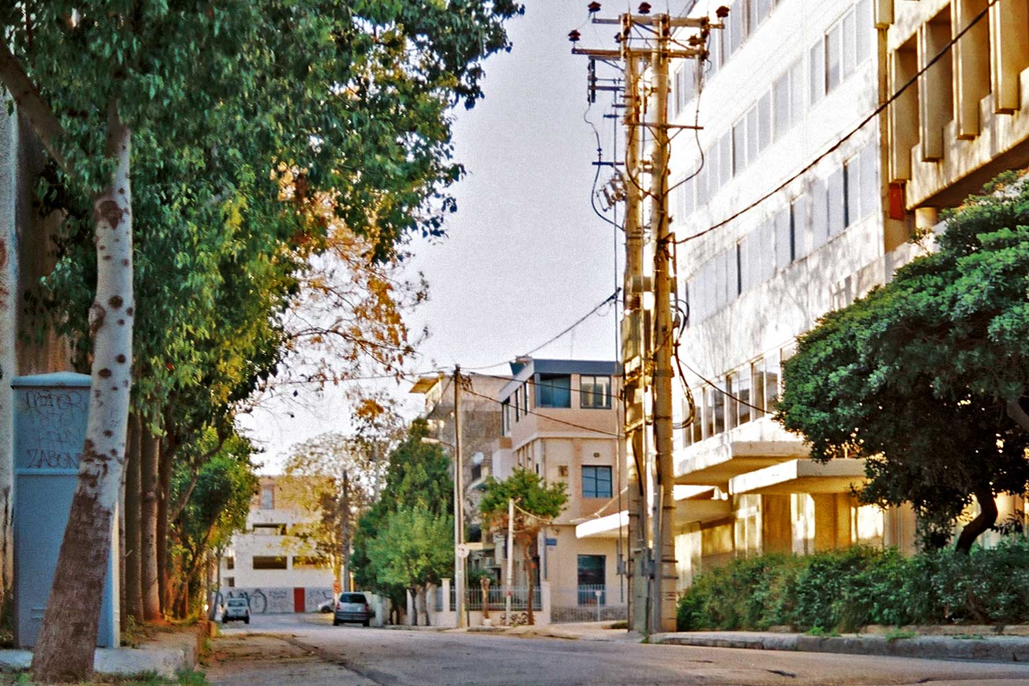 Κατηφορίζοντας την οδό Θεσσαλονίκης. Ένας μακρύς δρόμος που θυμίζει μία άλλη εποχή... Κατηφορίζοντας την οδό Θεσσαλονίκης. Ένας μακρύς δρόμος που θυμίζει μία άλλη εποχή...