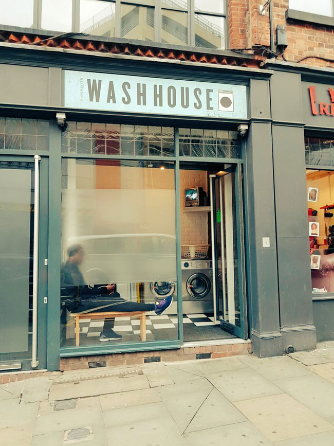 «Washhouse», εκεί που κάποτε υπήρχαν πλυντήρια και σκόνες πλυσίματος, τώρα λειτουργεί το ομώνυμο μπαρ