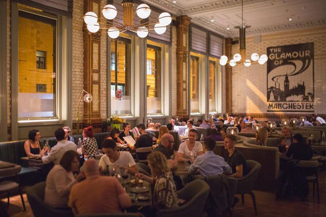 Το πιο δημοφιλές πιάτο από το μενού του εστιατορίου «Refuge» (Καταφύγιο) είναι η «Σούπα του Λαού».