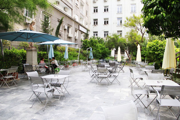 Κήποι and the city