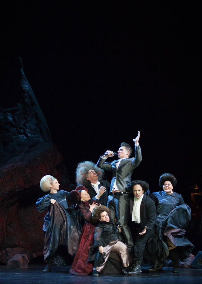  Νάντια Κοντογεώργη, Λυδία Φωτοπούλου, Βασιλική Δρίβα, Κώστας Μπερικόπουλος, Άγγελος Τριανταφύλλου, Χάρης Ανδριανός, Ευαγγελία Καρακατσάνη© Patroklos Skafidas