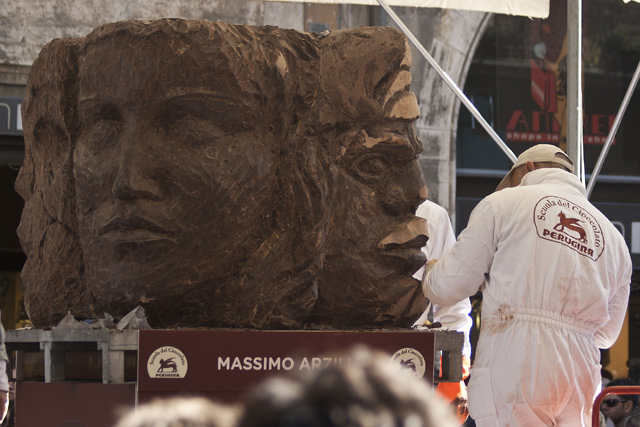 Σοκολατένιο γλυπτό στο Euro Chocolate Festival Σοκολατένιο γλυπτό στο Euro Chocolate Festival