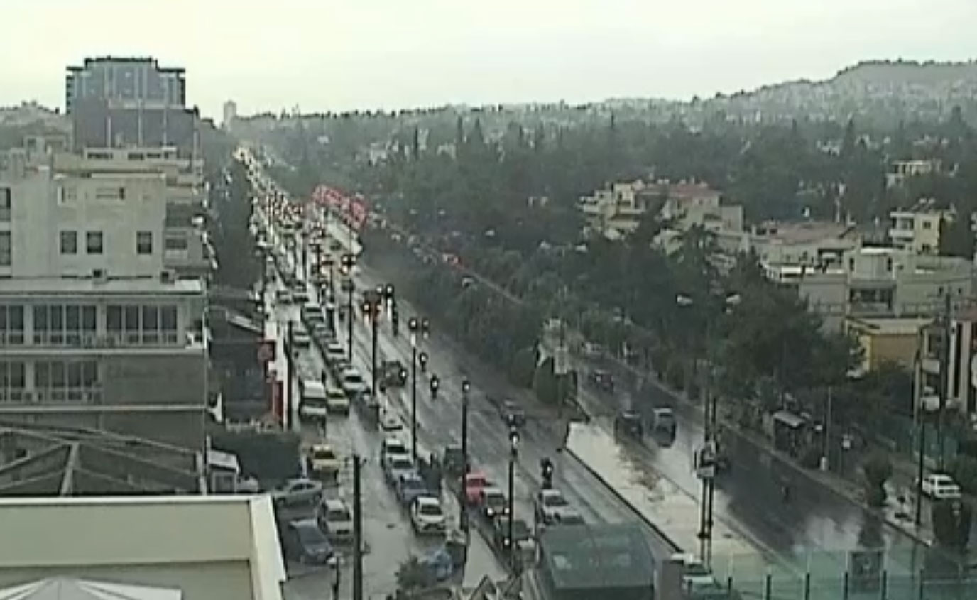 Η κίνηση στη λεωφόρο Κηφισίας (ύψος Κολεγίου Αθηνών) στις 9.25 το πρωί Η κίνηση στη λεωφόρο Κηφισίας (ύψος Κολεγίου Αθηνών) στις 9.25 το πρωί