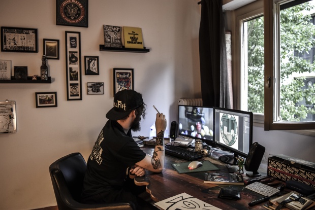 O Bewild Brother σχεδιάζει μερικές από τις πιο ωραίες αφίσες που έχεις δει στην Αθήνα