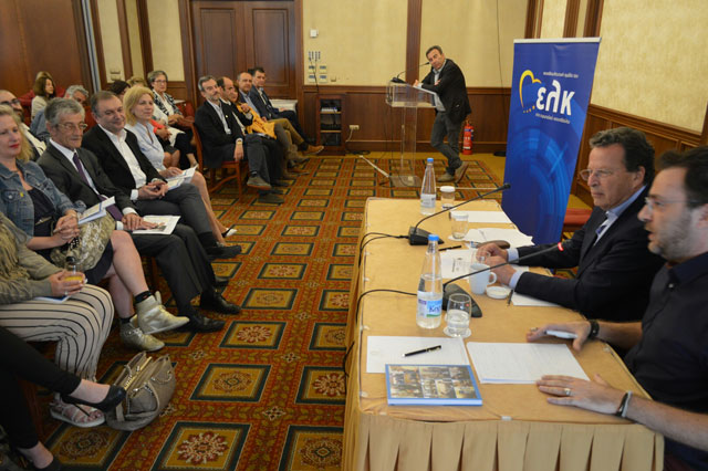  Δεν προτείνω εύκολες λύσεις