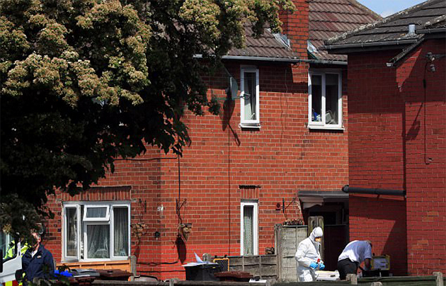  Ένας «βομβιστής» που έψελνε στο δρόμο