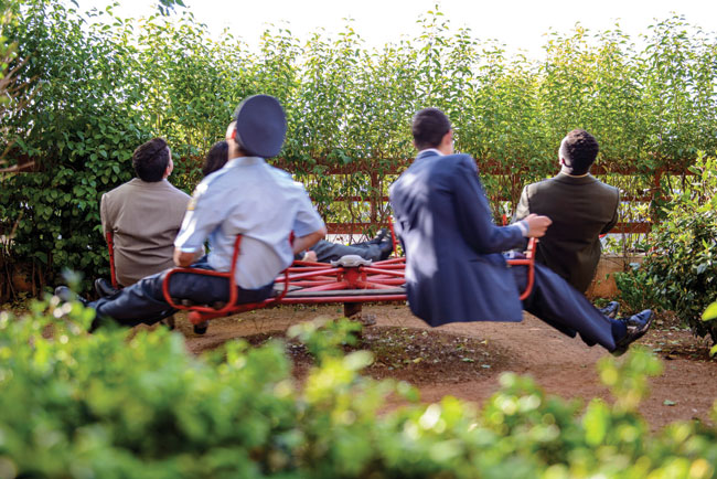 Ο κόσμος των μεγάλων