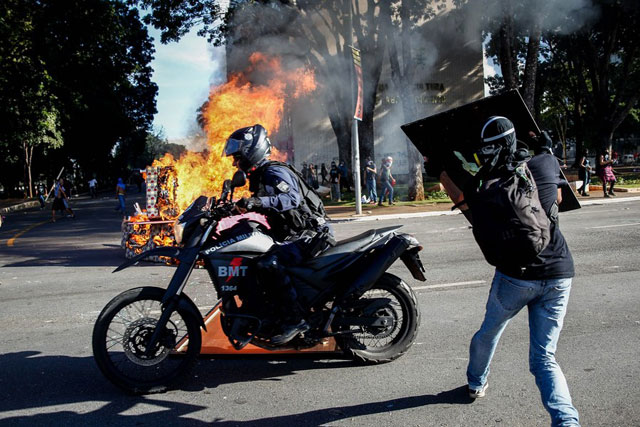 Αιματηρές συγκρούσεις Αιματηρές συγκρούσεις