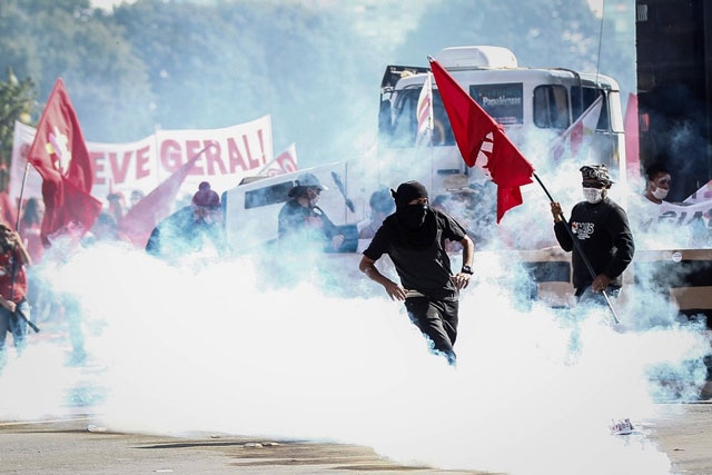 Αιματηρές συγκρούσεις Αιματηρές συγκρούσεις