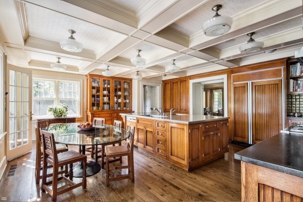 Το νέο εντυπωσιακό σπίτι του Ρόμπερτ Ντάουνι Τζούνιορ έχει και ανεμόμυλο (εικόνες)