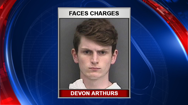 Ντέβον Άρθουρς Ντέβον Άρθουρς