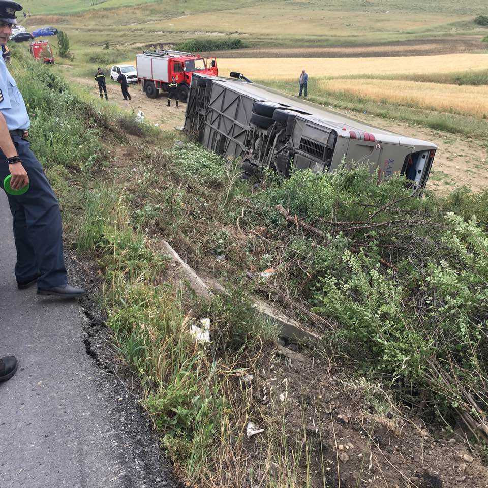το σημείο όπου το σχολικό λεωφορείο συγκρούστηκε φορτηγό