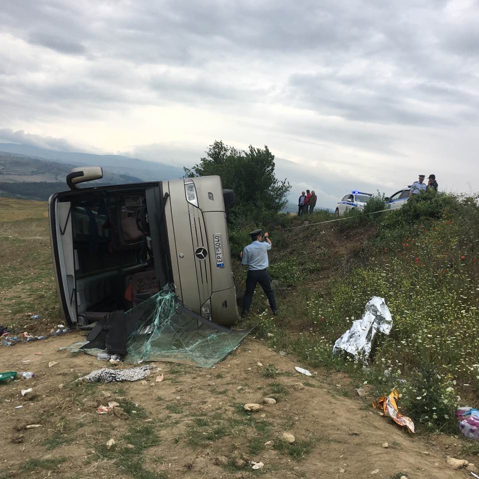 το σημείο όπου το σχολικό λεωφορείο συγκρούστηκε φορτηγό