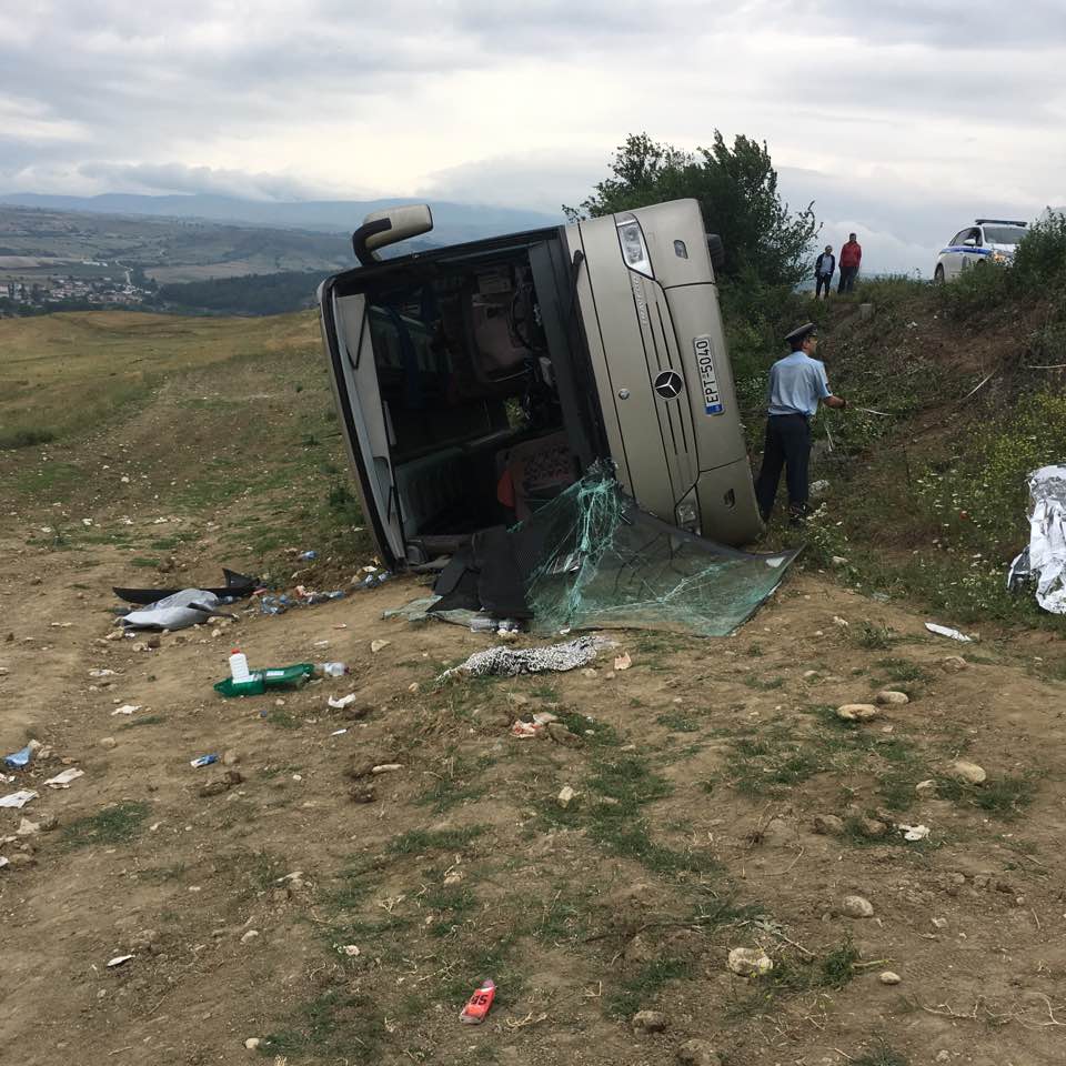 το σημείο όπου το σχολικό λεωφορείο συγκρούστηκε φορτηγό