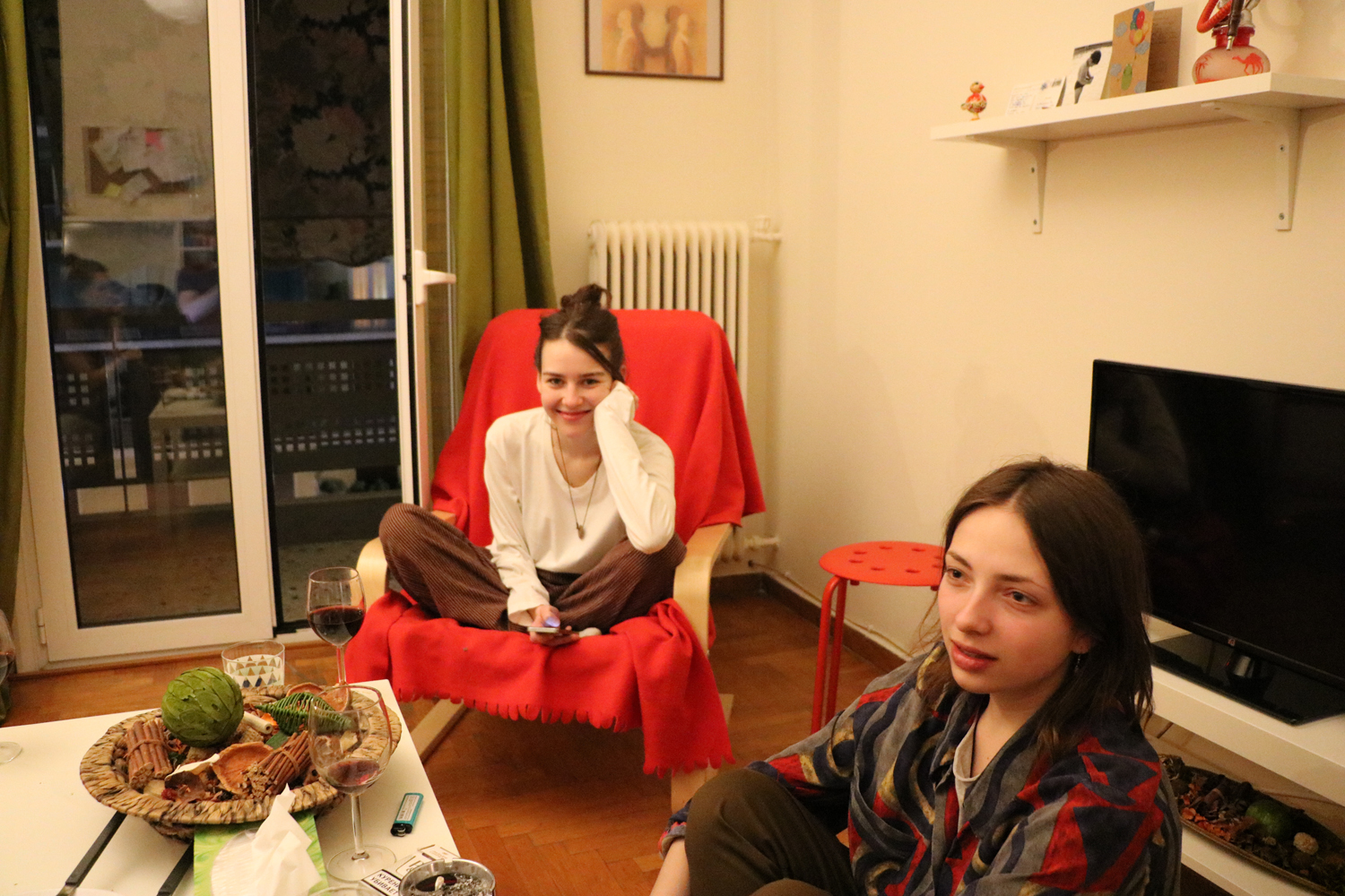 Οι ρώσοι φοιτητές της κορυφαίας δραματικής GITIS μιλούν απίθανα για την Αθήνα που γνώρισαν