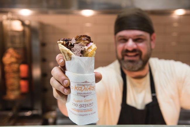 Το τυλιχτό με κοκορέτσι Το τυλιχτό με κοκορέτσι