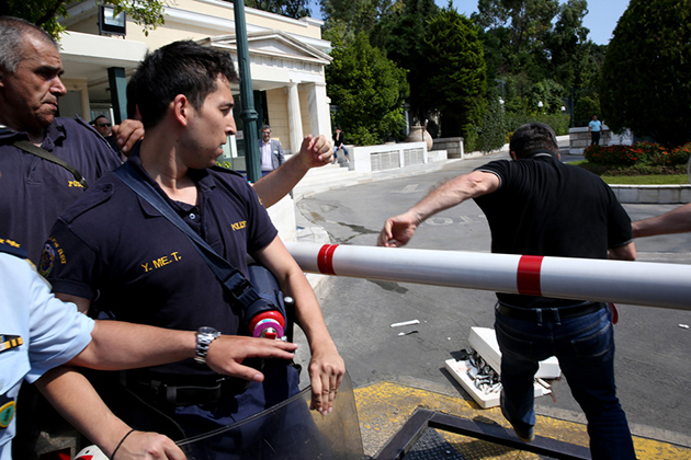 ΠΑΜΕ - ΒΟΥΛΗ - ΔΙΑΜΑΡΤΥΡΙΑ