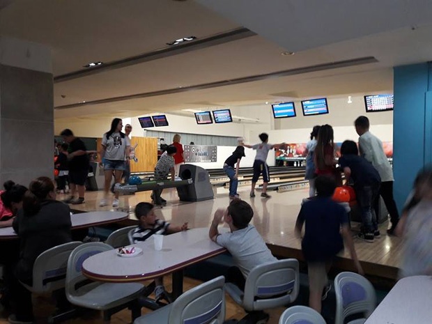 Metropolitan bowling café billiards