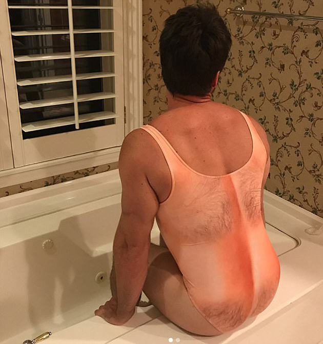 Το ολόσωμο μαγιό που σηκώνει την τρίχα κάγκελο στο διαδίκτυο Το ολόσωμο μαγιό που σηκώνει την τρίχα κάγκελο στο διαδίκτυο