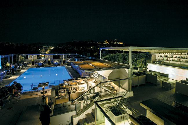 St’ Astra Blue Roof Garden Pool & BBQ Restaurant-bar