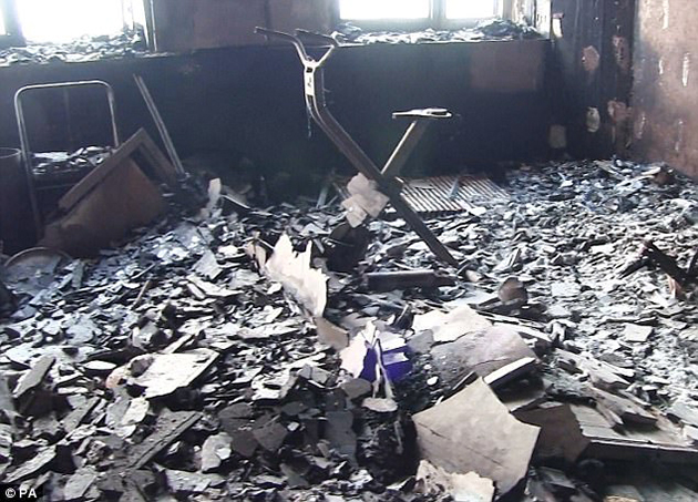 Μέσα στον απόκοσμο κόσμο του Πύργου Γκρένφελ