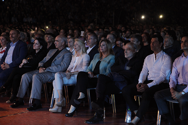 ΣΥΝΑΥΛΙΑ ΓΙΑ ΤΟΝ ΜΙΚΗ ΘΕΟΔΩΡΑΚΗ ΣΥΝΑΥΛΙΑ ΓΙΑ ΤΟΝ ΜΙΚΗ ΘΕΟΔΩΡΑΚΗ