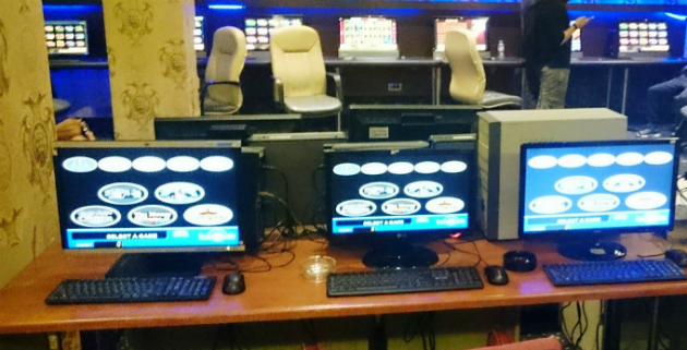 Μπαρ στον Άλιμο ήταν «σούπερ μάρκετ» ναρκωτικών και μίνι καζίνο (εικόνες)