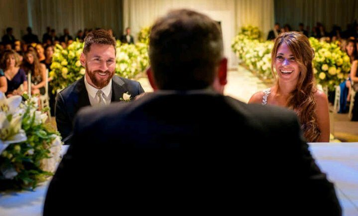 Ο γάμος - υπερπαραγωγή του Μέσι με τον παιδικό του έρωτα 